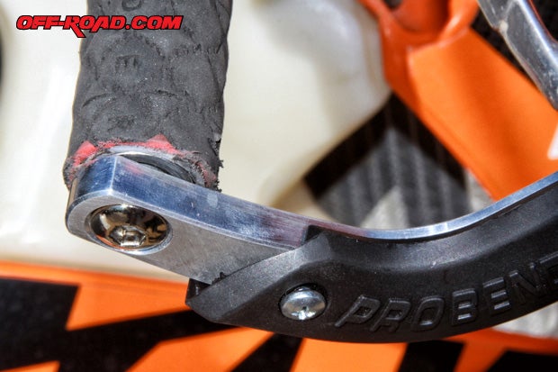 Once the Probend Bar is in place and the Allen bolt is tightened slightly, make sure its not too close up against the throttle as to stop it from twisting freely. Once all the brackets and bolts have been tightened, double check the throttle for free movement.