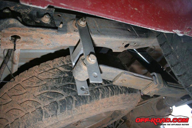 The 10-inch-long shackles had holes for a 6-inch lift or a 4-inch lift, I chose the 4-inch lift for better stability and strength.